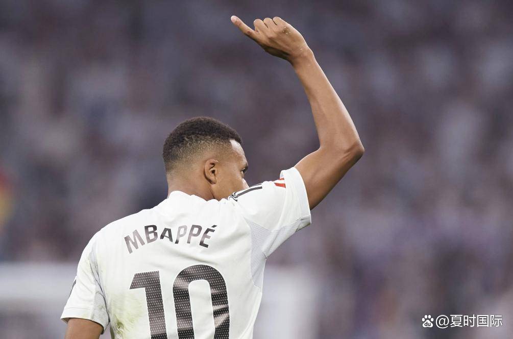 皇马官宣!亿元先生被挂牌,中场锁定德甲天才,锋线瞄准英超爆点