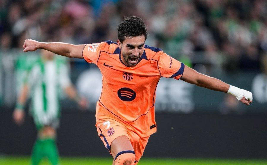 巴萨连进五球逆转取胜,悍将戴帽助力豪取西甲六连胜稳守榜首