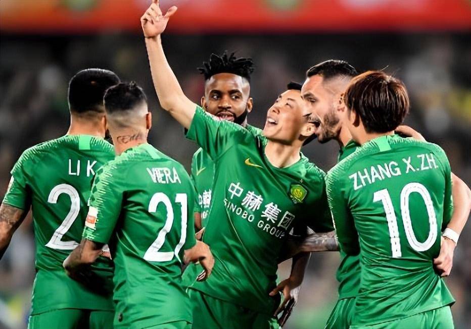 国安刚在足协杯拿到冠军,就提前官宣跟新奥古斯托签订大合同,曾是德甲狼堡队核心+被俱乐部辟谣