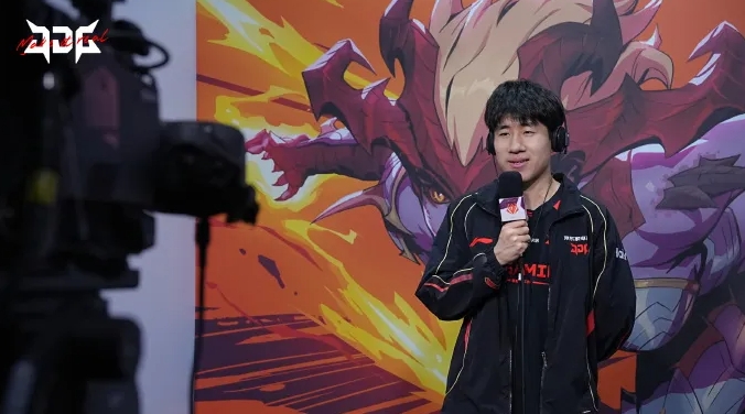 GALA：没拿过S冠不能说自己是最强选手之一，Gumayusi我觉得最厉害