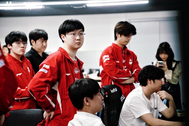 久旱逢甘霖！WE终结小场16连败 喜提全球小场首胜